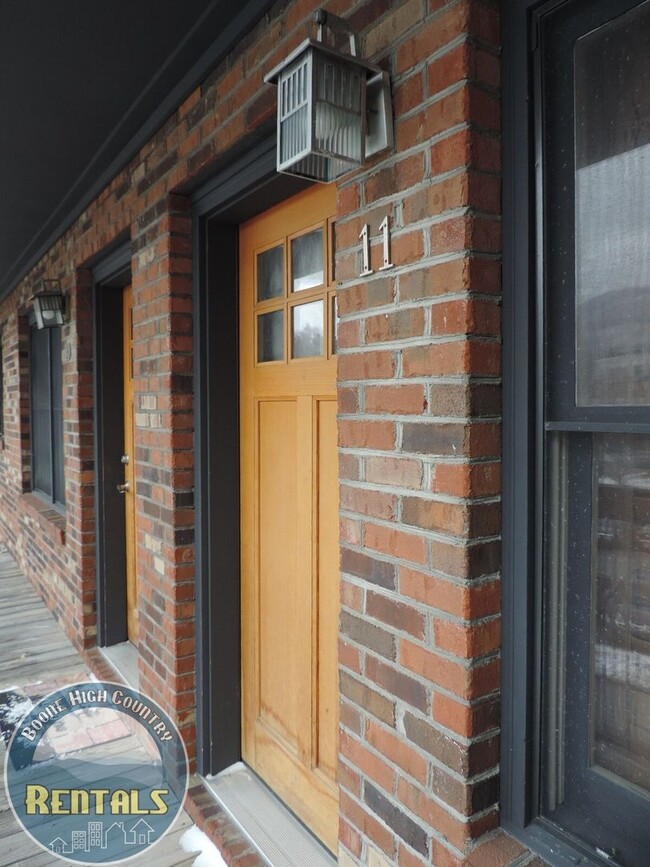 Building Photo - 2bd/1ba Condo Right Next To ASU Campus