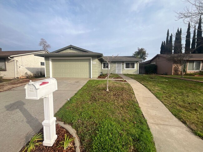 Photo - Cozy 3bed 2 bath in Rosemont area!