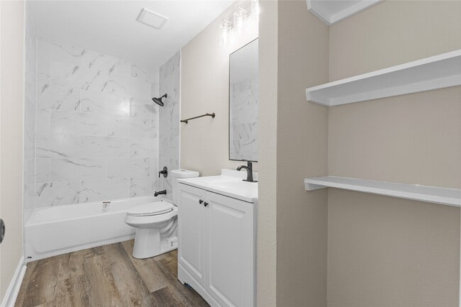 Photo - 804 Avenue I