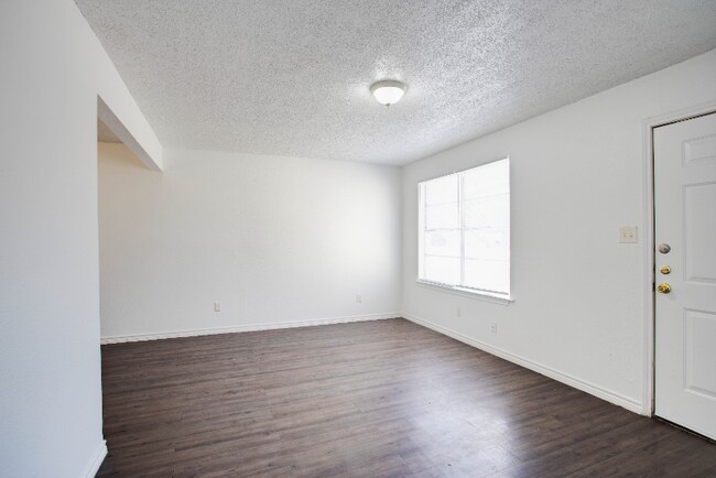 Photo - 20105 San Marcos Hwy Unidad 2A