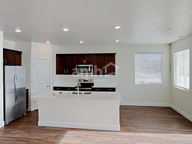 Photo - 1399 Perelle Ln