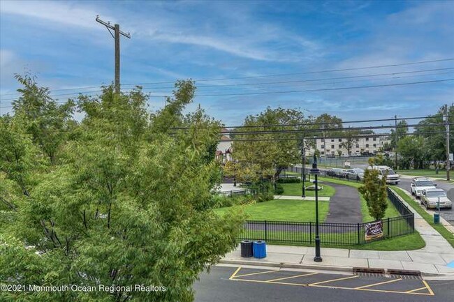Photo - 1136 Springwood Ave