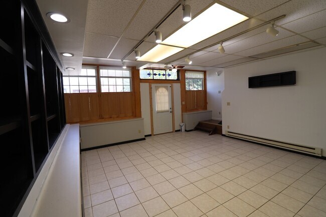 Photo - 107 W Baldwin St Unit 1