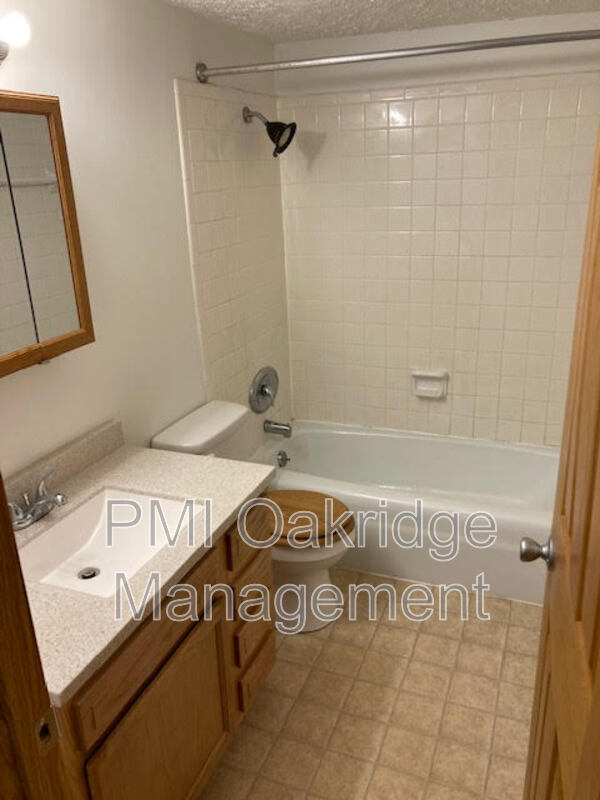 Photo - 1112 W Main St