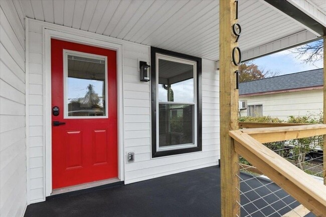 Photo - 1901 Walker Ave