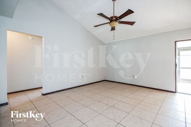 Photo - 1595 Sailpoint Dr