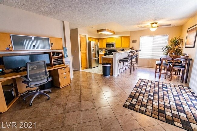 Kitchen room from family room view - 4060 N Elkridge Dr