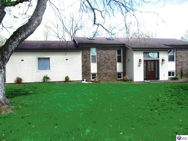 609 Foxfire Rd