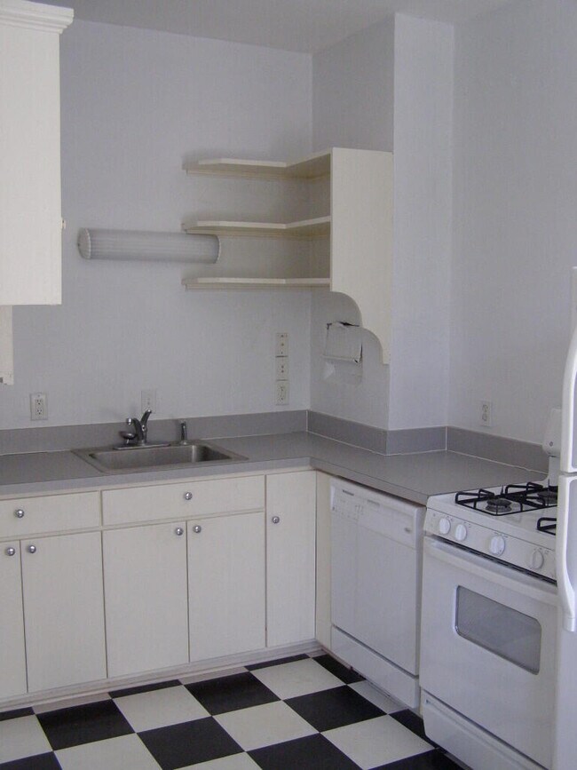 Photo - 1520 Copeland St Unit 5