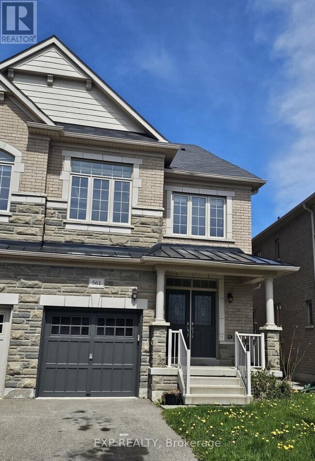 Photo - 561 Settlers Rd W