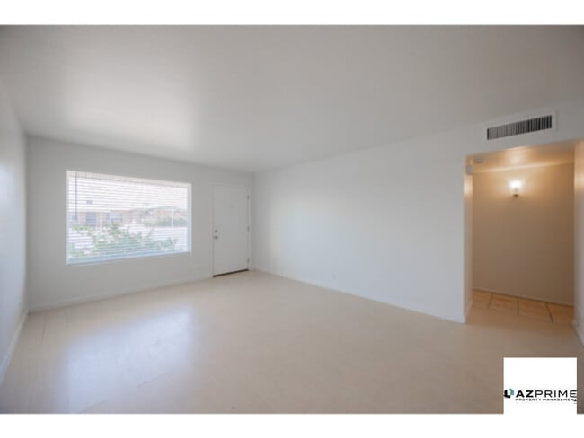 Photo - Stylish 2/2 Mesa Duplex Unit!