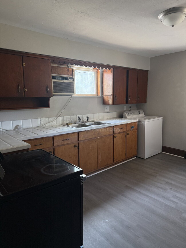 Photo - 1255 22nd St NE