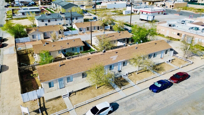 Photo - 1857 Elm St