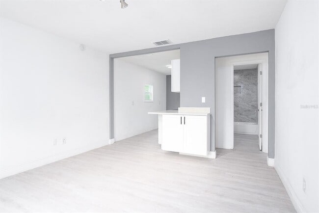 Photo - 519 Williams St