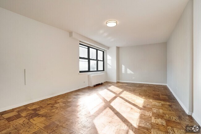 Building Photo - 240 E 82nd St Unit 20G Rental