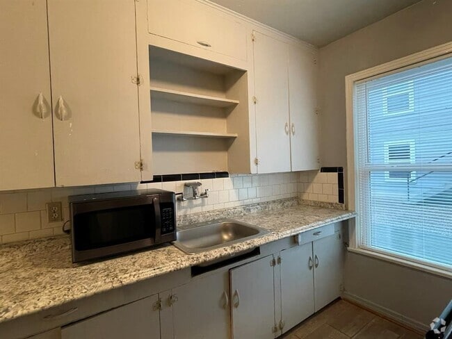 Building Photo - 537 Studewood St Unit 2 Rental