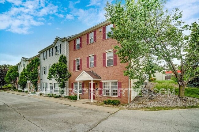 Building Photo - 1123 N Byrne Rd