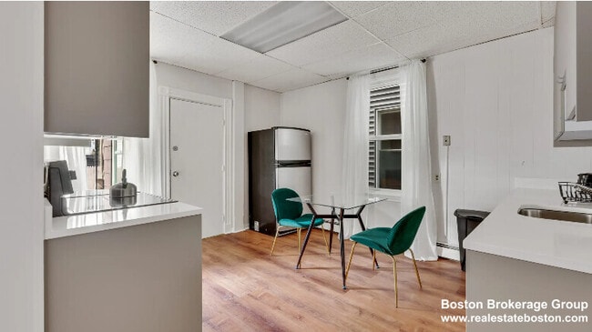 Photo - 823 Dorchester Ave