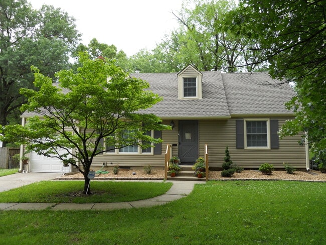 Building Photo - 7264 Roe Ave Rental