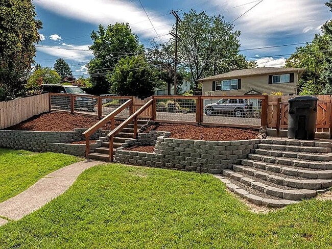 Photo - 415 SE 5th St