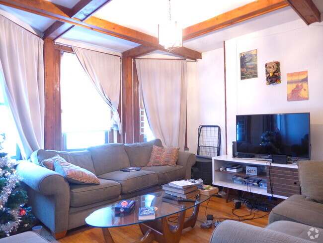 Building Photo - 124 Calumet St Rental