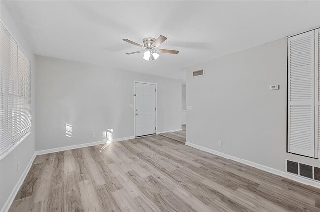 2382 Peachwood Cir NE