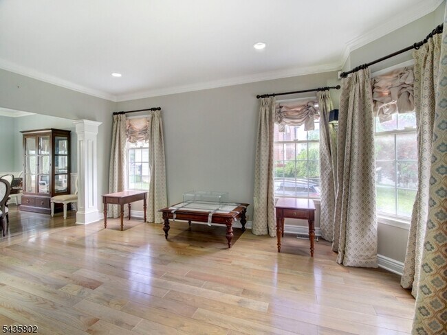 Photo - 14 Hemingway Dr