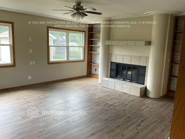 Photo - 614 Centennial Dr