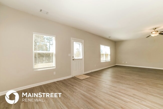 Photo - 517 Firethorn Ct