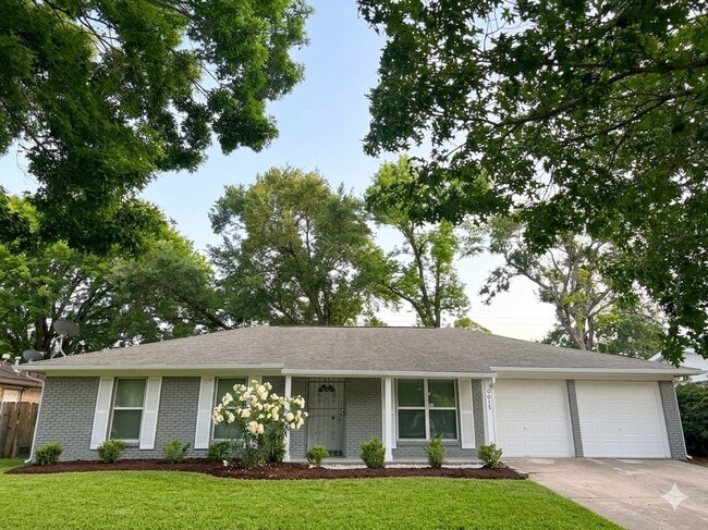 Building Photo - 6015 W Airport Blvd