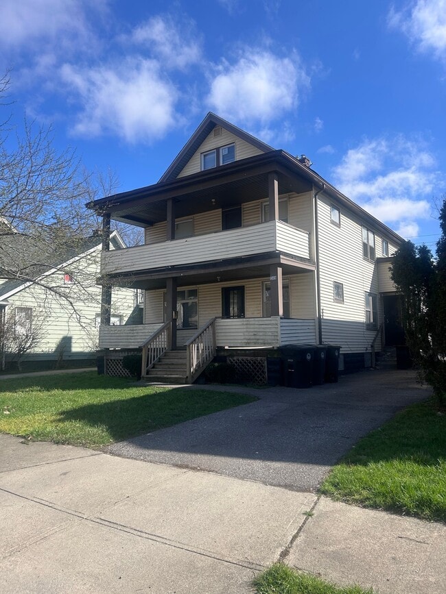 Building Photo - 13414 Ferris Ave Unit Down