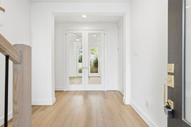 Photo - 3826 Wilmer St