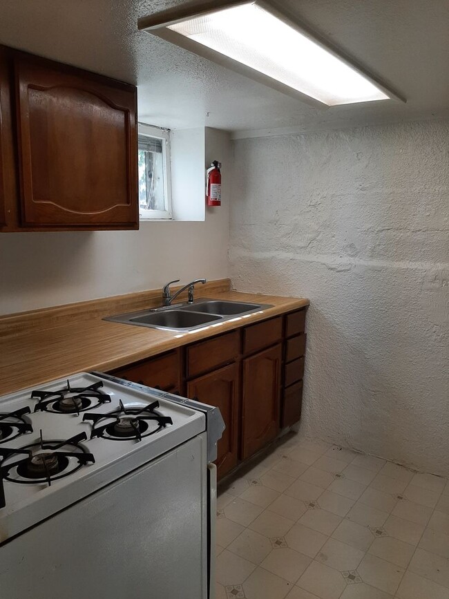 Photo - (1532 9th Ave)