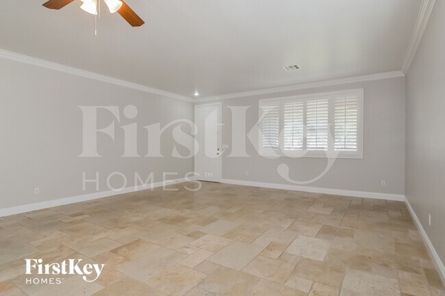 Photo - 989 Pearl Peak St