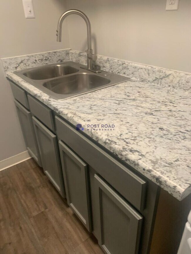 Photo - 2800 S Osage Ave Unidad 102