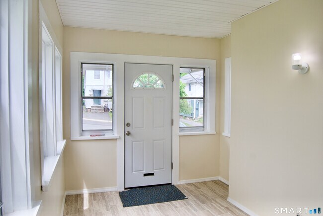 37 Putnam St