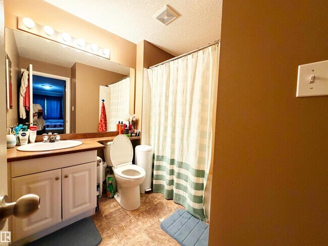 111 Edwards Dr SW