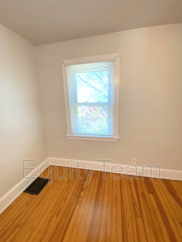 3905 Isabella Ave Condo Condo for Rent in Cincinnati, OH