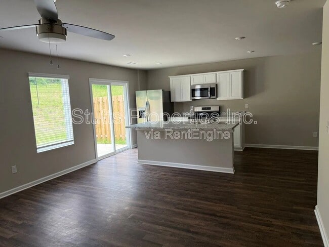 Photo - 323 Skykomish Rd