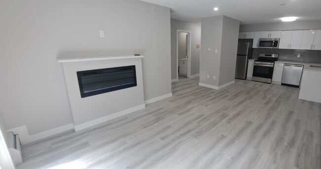 Building Photo - 9938-88 88 Ave NW Unit 7