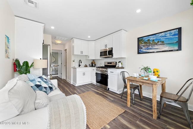 Photo - 101 Shore Blvd Unit #3