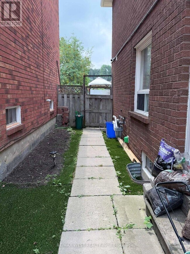Photo - 52 Marchwood Crescent
