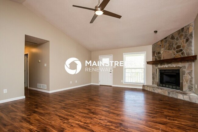 Photo - 3 Bedroom Pet-Friendly Home in Austell, GA with Main Street Renewal