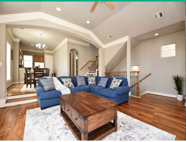 Living room - 9016 Bayview Cove Dr