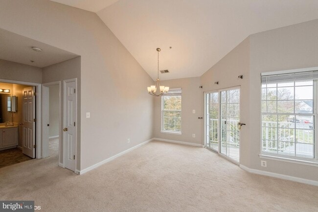 Photo - 25340 Lake Mist Square Unidad 301