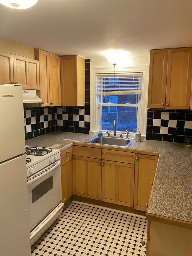 Photo - 28 Linden Ave Unit 1