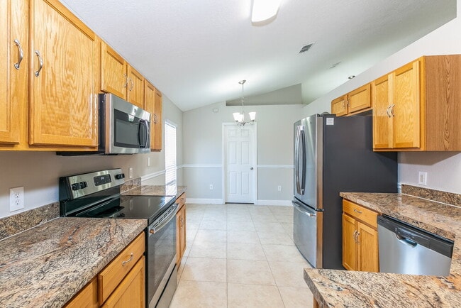 Photo - 588 Kilimanjaro Dr