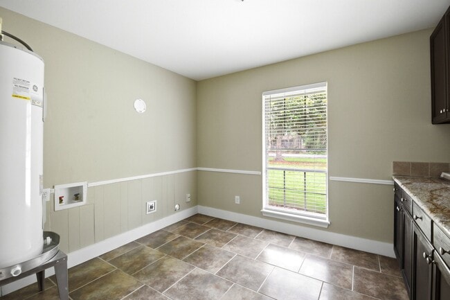 Photo - 1511 Sungail Dr