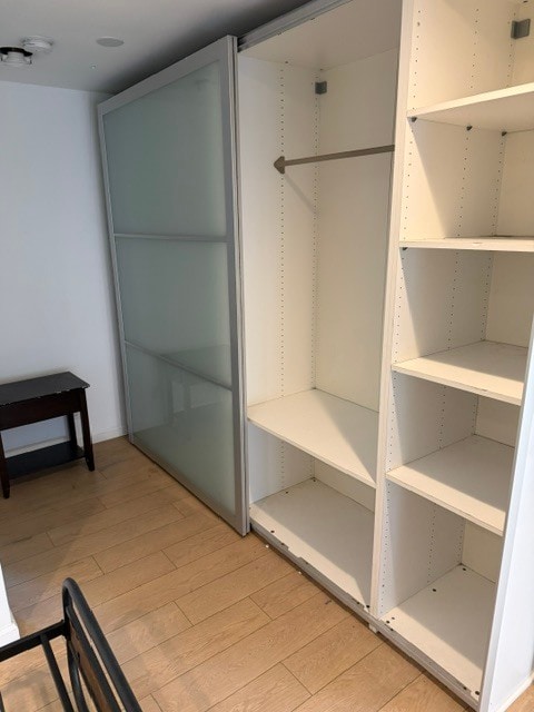 Larger bedroom - capacity for 2