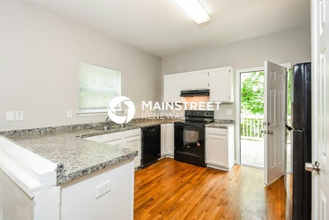 6 Bedroom Pet-Friendly Home in Atlanta, GA with Main Street Renewal